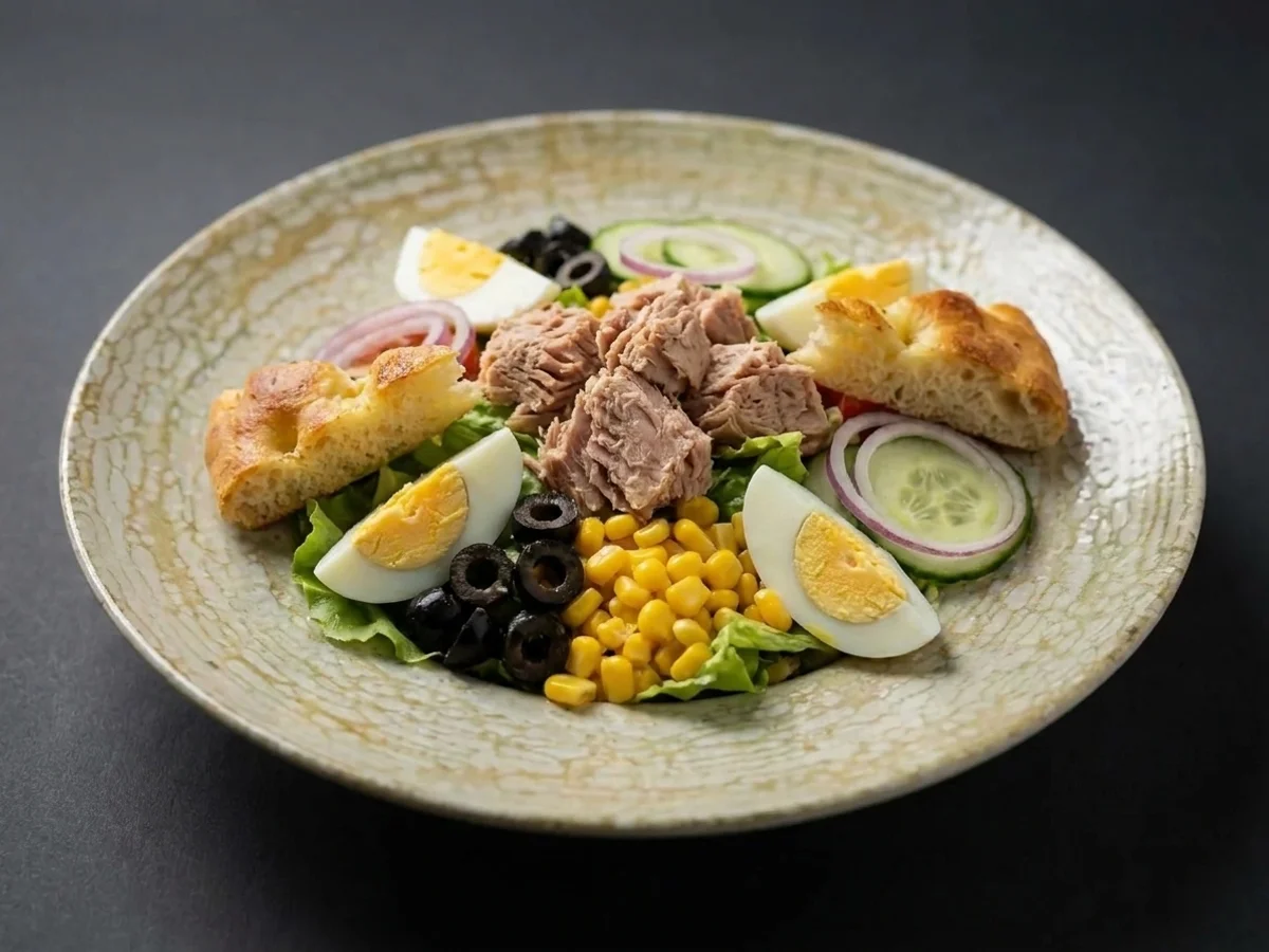 Salata Mediteraneana cu Ton